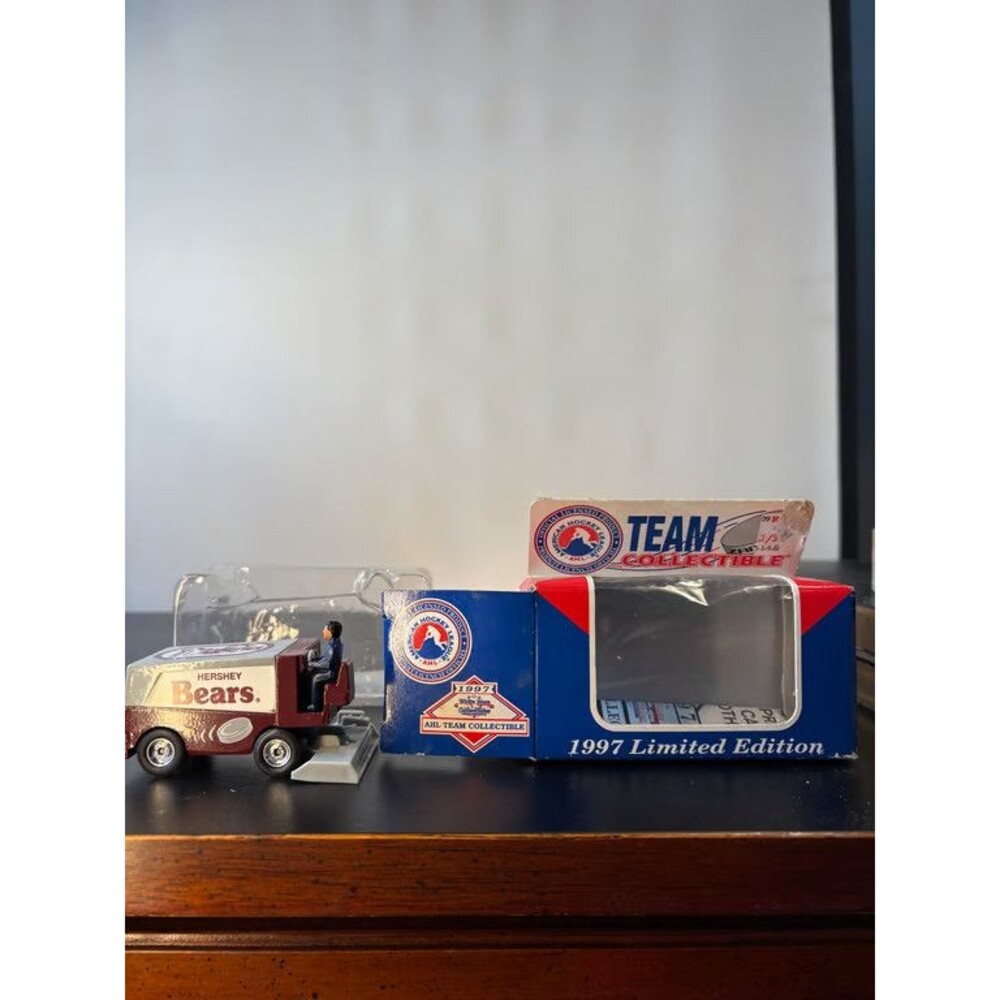 Hershey Bears Zamboni Die Cast 1997 Limited Edition AHL Team Collectible Boxed